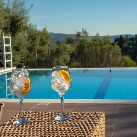 Daphne, Inoro Villa *