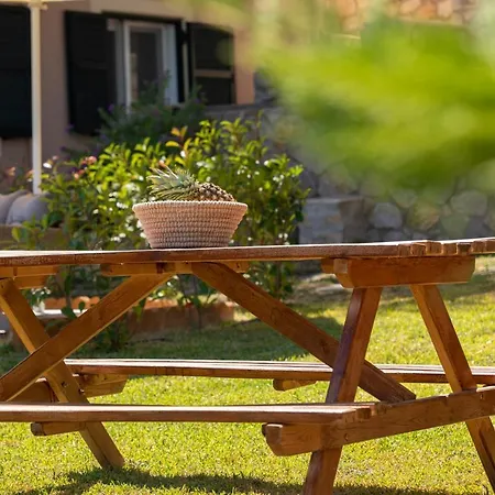 Vila Daphne, Inoro *