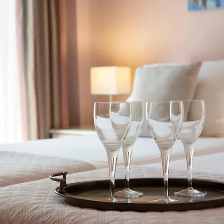 Vila Daphne, Inoro *