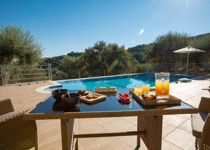 Villa Daphne, Inoro *