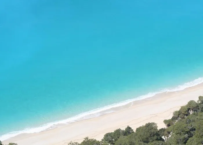 Daphne, Inoro Villa *