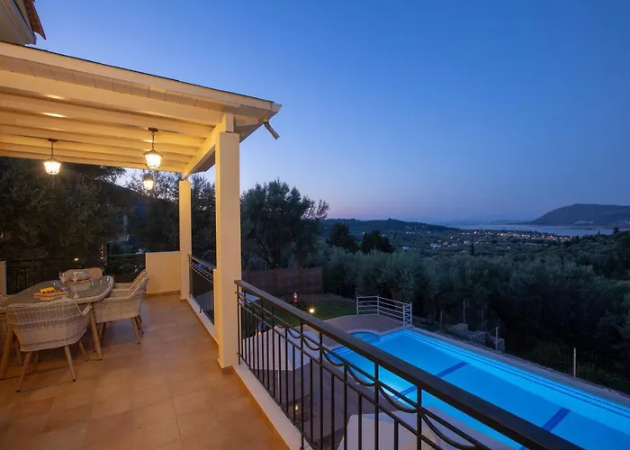 Daphne, Inoro Villa *