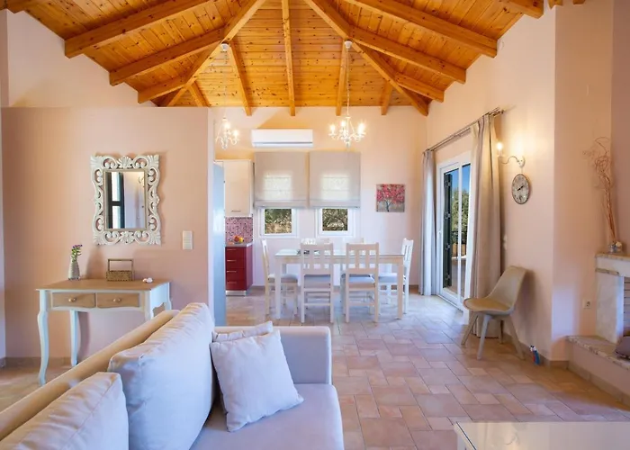 Daphne, Inoro Villa *